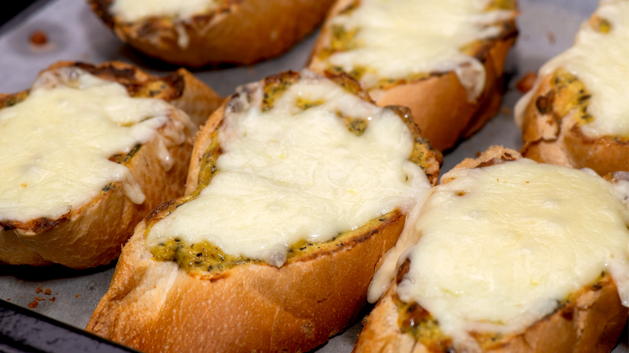 Delicious garlic bread recipe with mozzarella cheese – RedHonduras.com ...